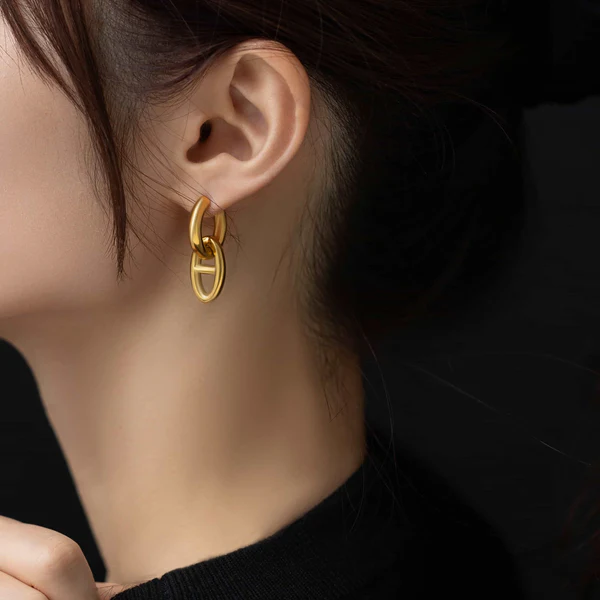 ラスのピアス